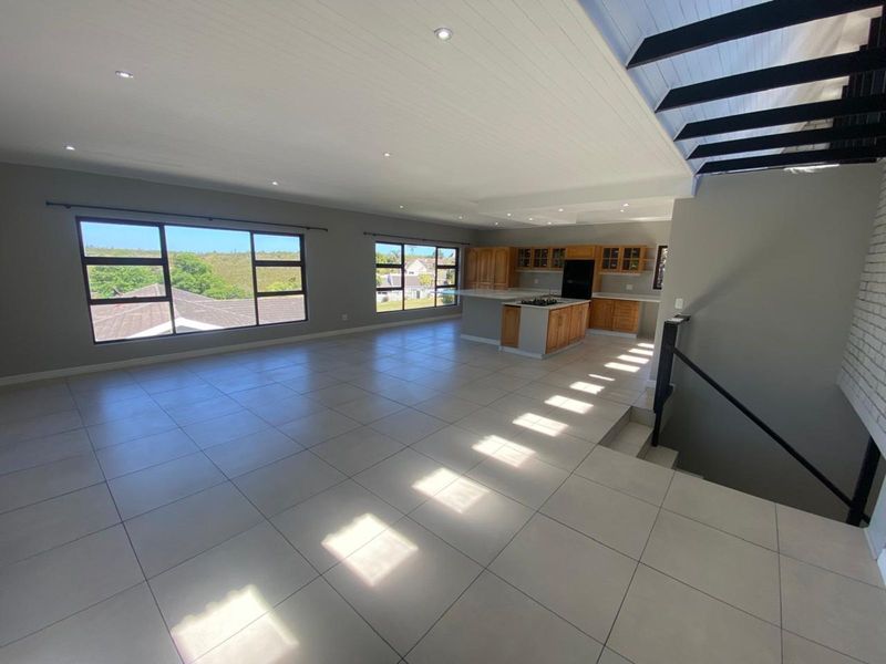 House For Sale in Loerie Park - Photo 5