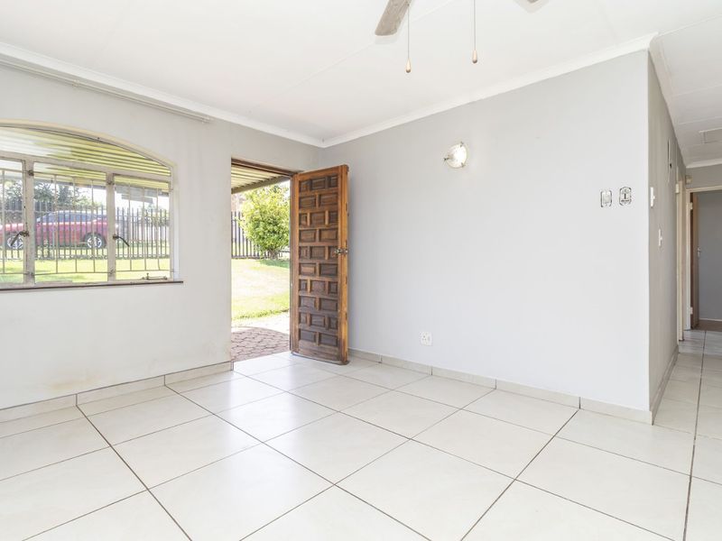 House For Sale in Lindhaven - Photo 8