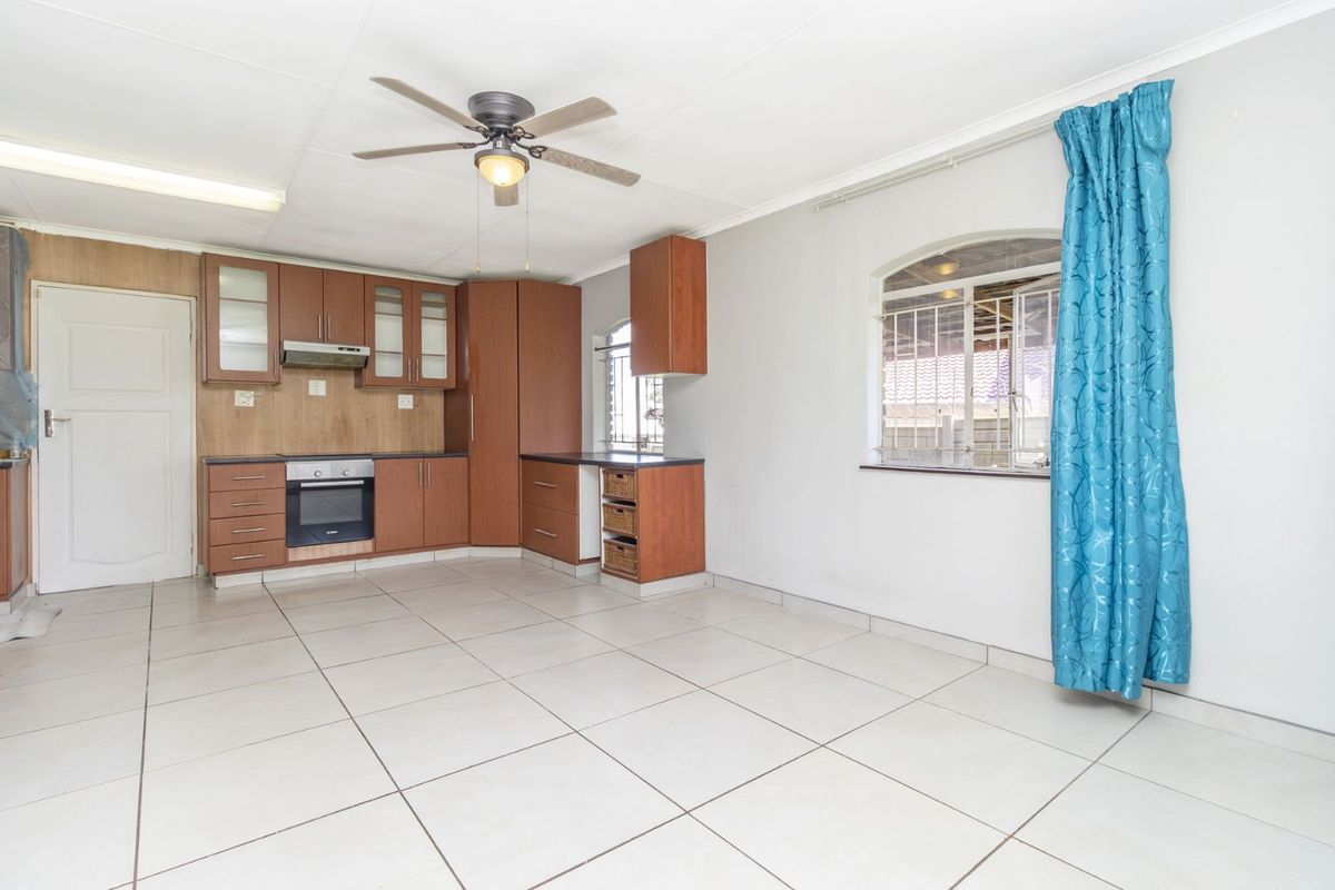 House For Sale in Lindhaven - Photo 5