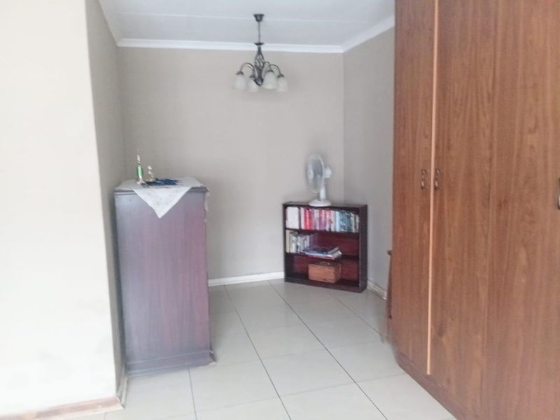 House For Sale in Albertville - Photo 2
