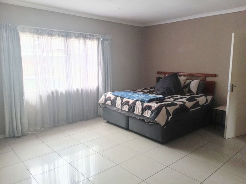 House For Sale in Albertville - Photo 3