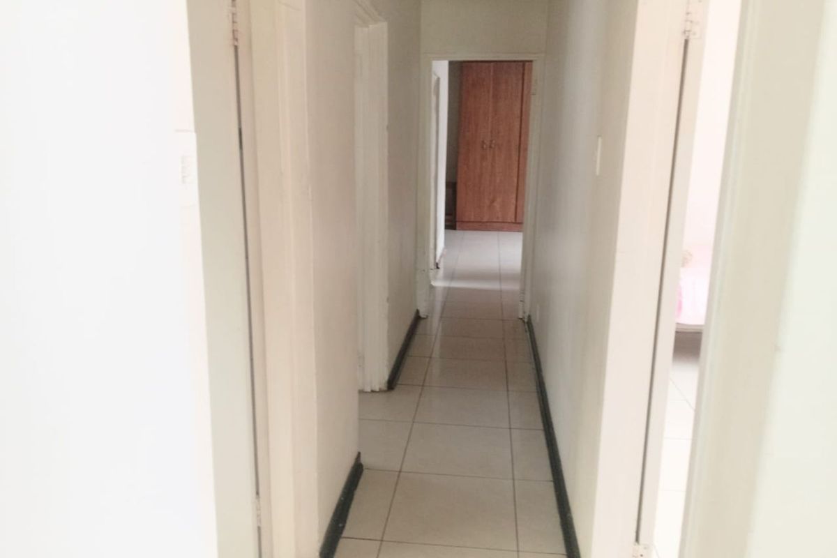 House For Sale in Albertville - Photo 5