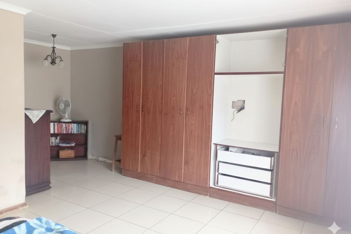 House For Sale in Albertville - Photo 4