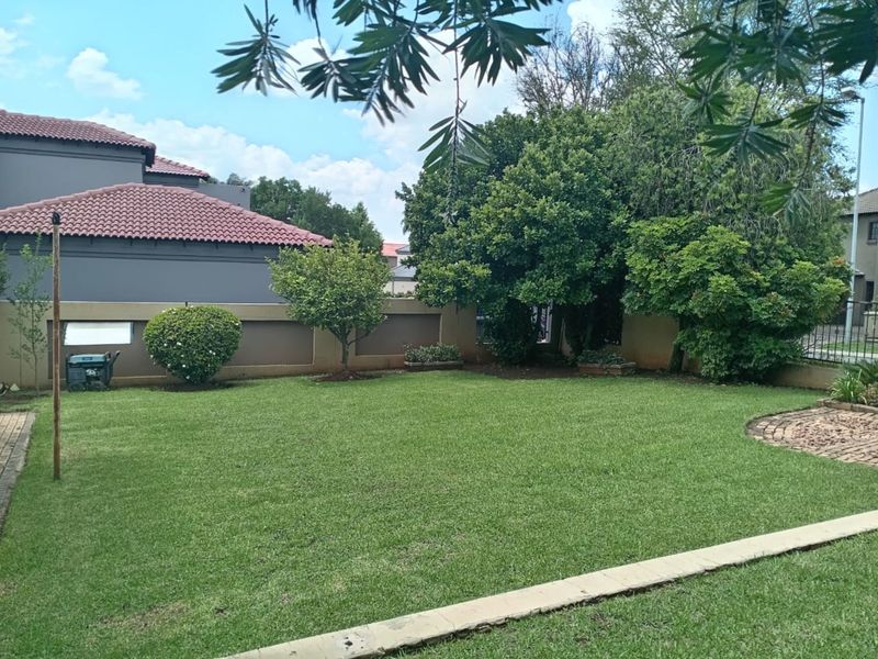 House For Sale in Ruimsig Country Estate - Photo 7