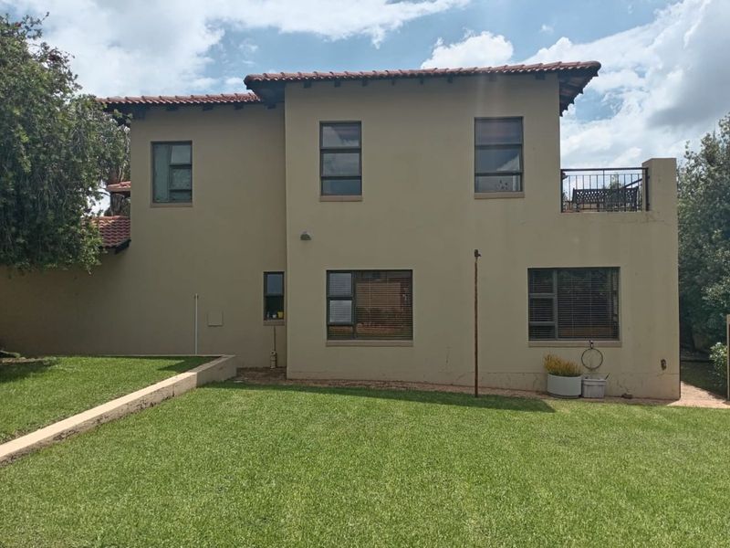 House For Sale in Ruimsig Country Estate - Photo 8