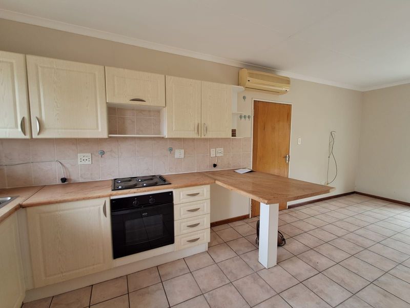 Townhouse For Sale in Aventura Warmbaths - Photo 7