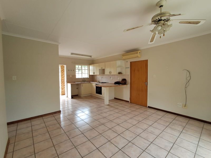 Townhouse For Sale in Aventura Warmbaths - Photo 8