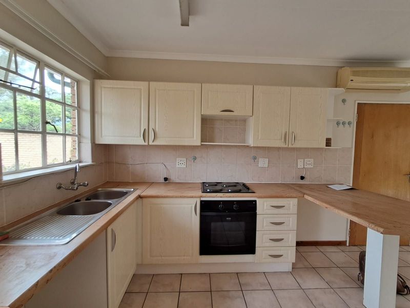 Townhouse For Sale in Aventura Warmbaths - Photo 5