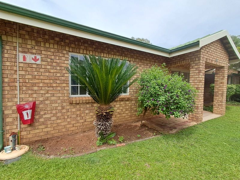 Townhouse For Sale in Aventura Warmbaths - Photo 3