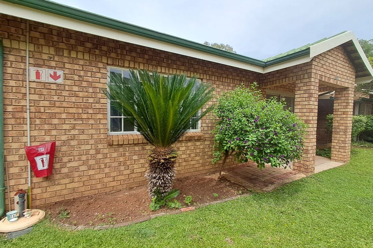 Townhouse For Sale in Aventura Warmbaths - Photo 3