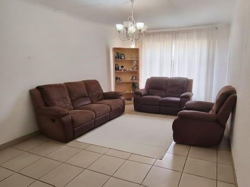 House For Sale in Wilro Park - Photo 4