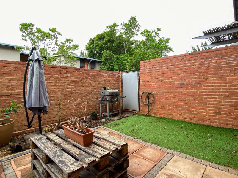 Townhouse For Sale in Die Wilgers - Photo 3