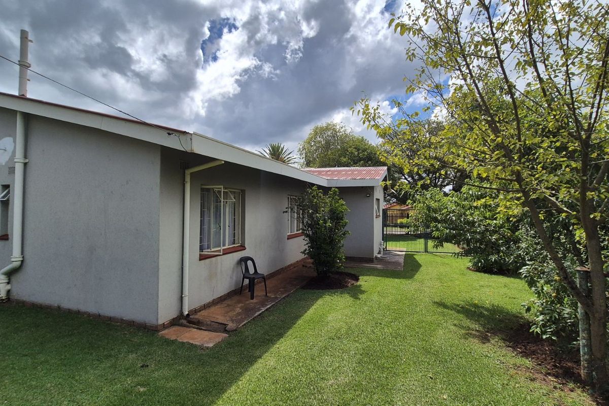 House For Sale in Lydenburg Central - Photo 5