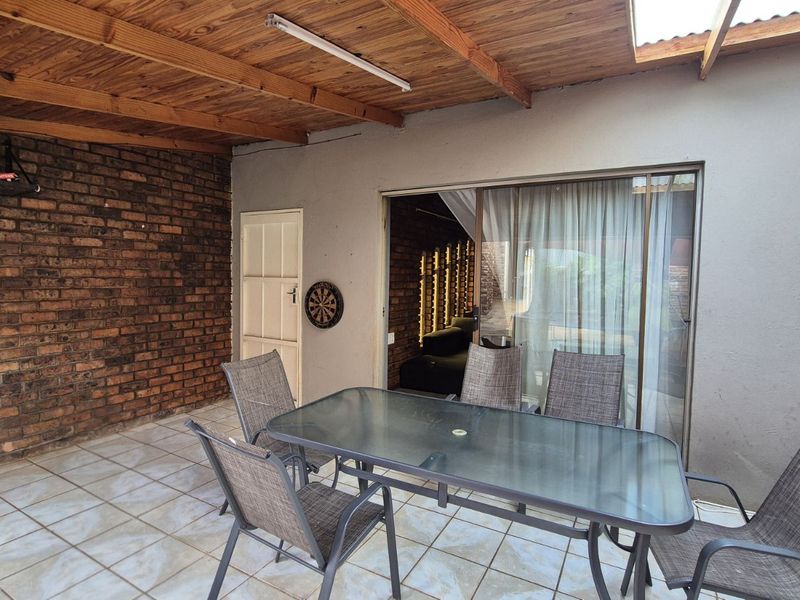 House For Sale in Lydenburg Central - Photo 10