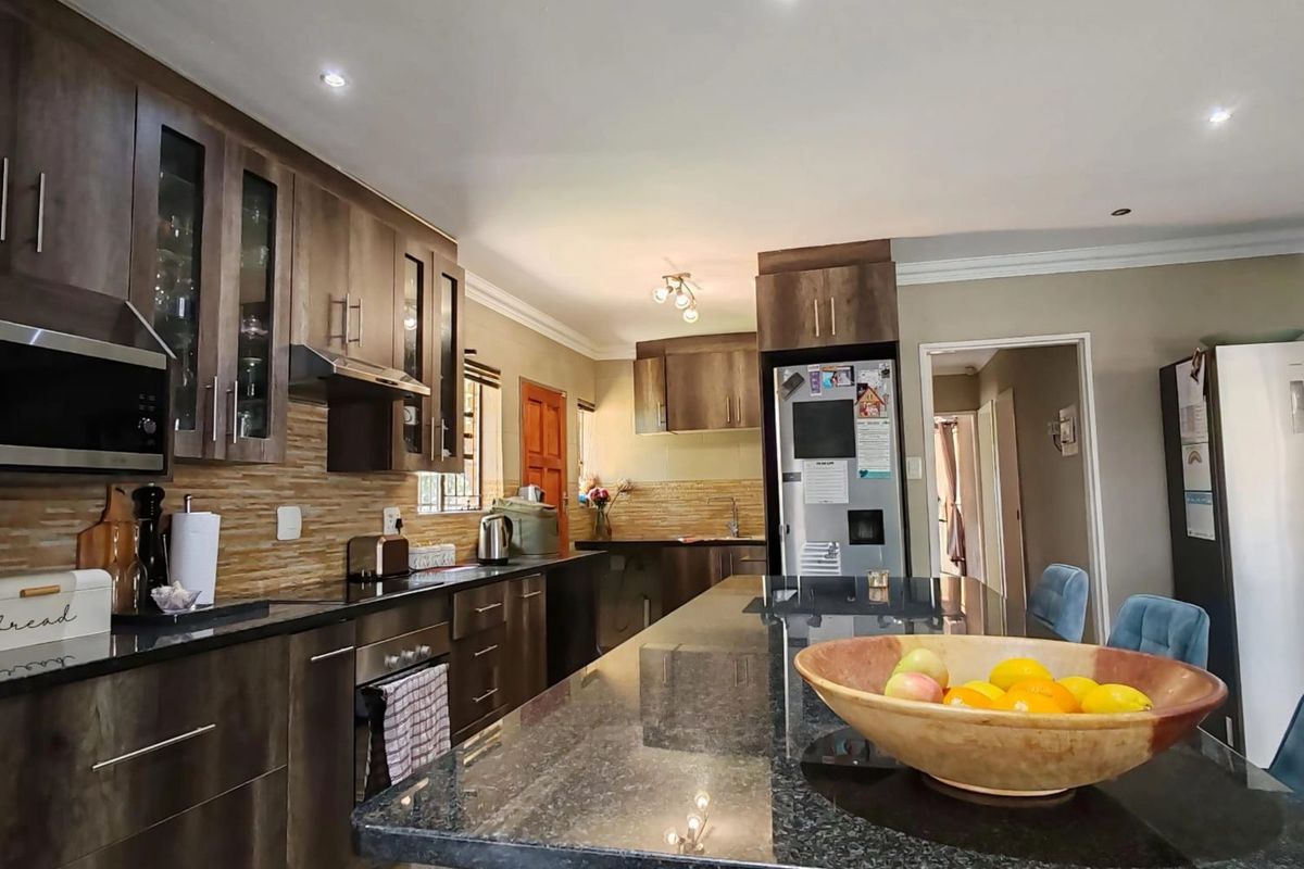 House For Sale in Impala Park - Photo 2