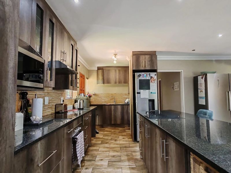 House For Sale in Impala Park - Photo 5