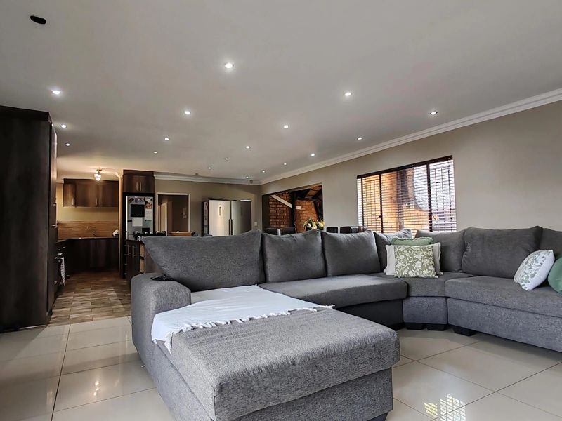 House For Sale in Impala Park - Photo 7