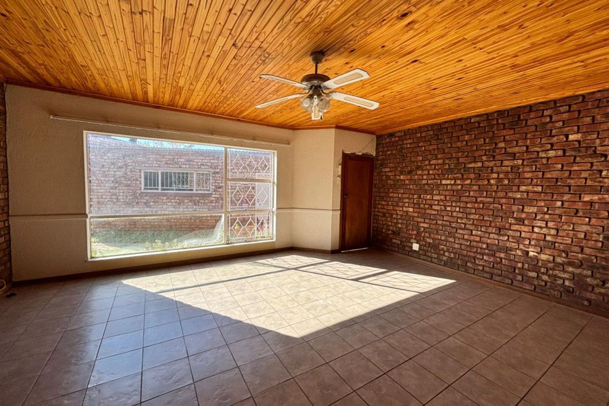 Townhouse For Sale in New Park - Photo 5