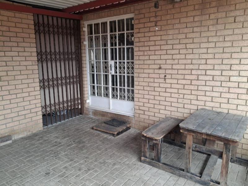 Townhouse For Sale in Reyno Ridge - Photo 6