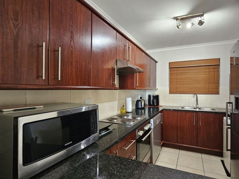 Apartment For Sale in Century City - Photo 7