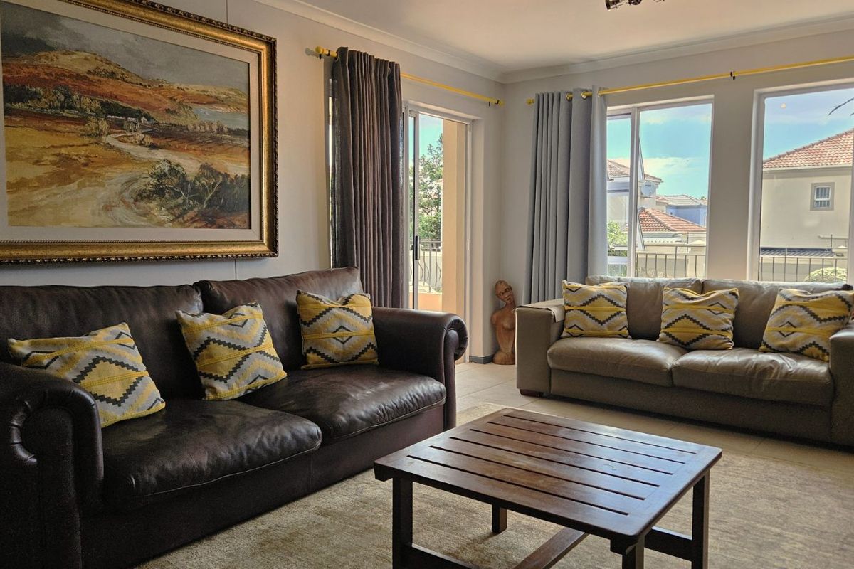 Apartment For Sale in Century City - Photo 2
