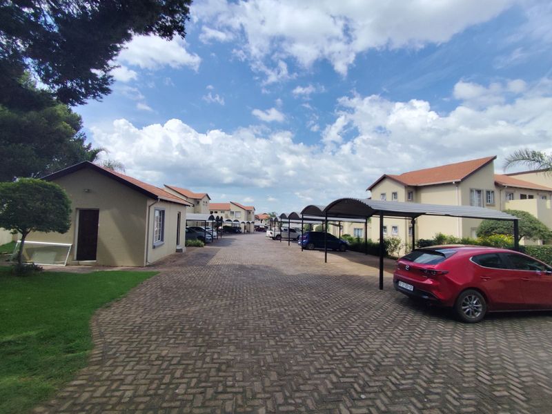 Apartment For Sale in Northgate - Photo 4