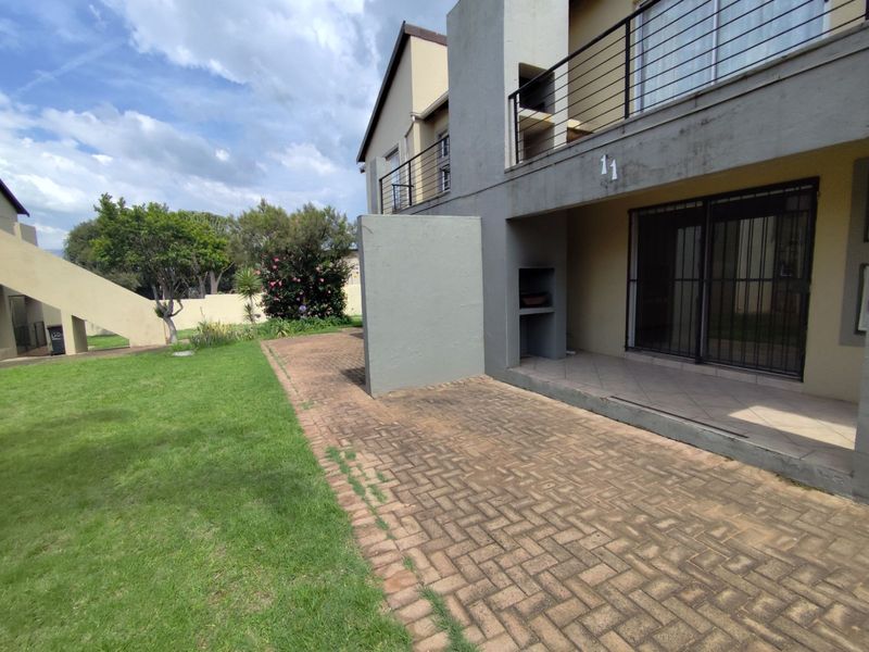 Apartment For Sale in Northgate - Photo 2