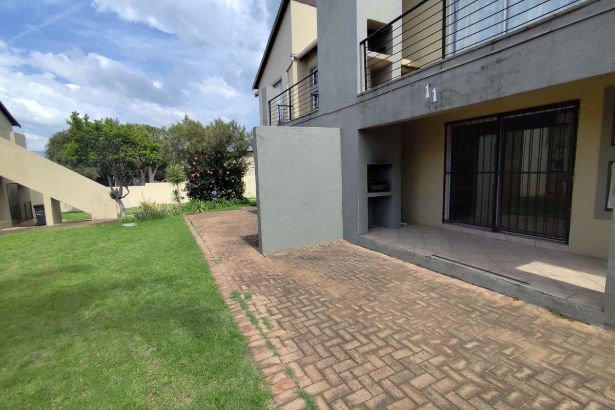 Apartment For Sale in Northgate - Photo 2