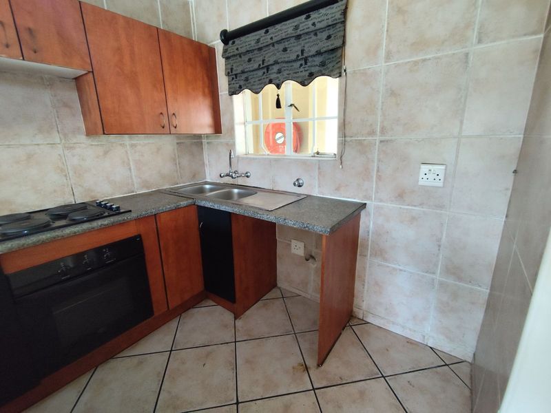 Apartment For Sale in Northgate - Photo 7