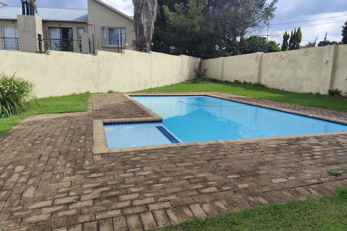 Apartment For Sale in Northgate - Photo 5