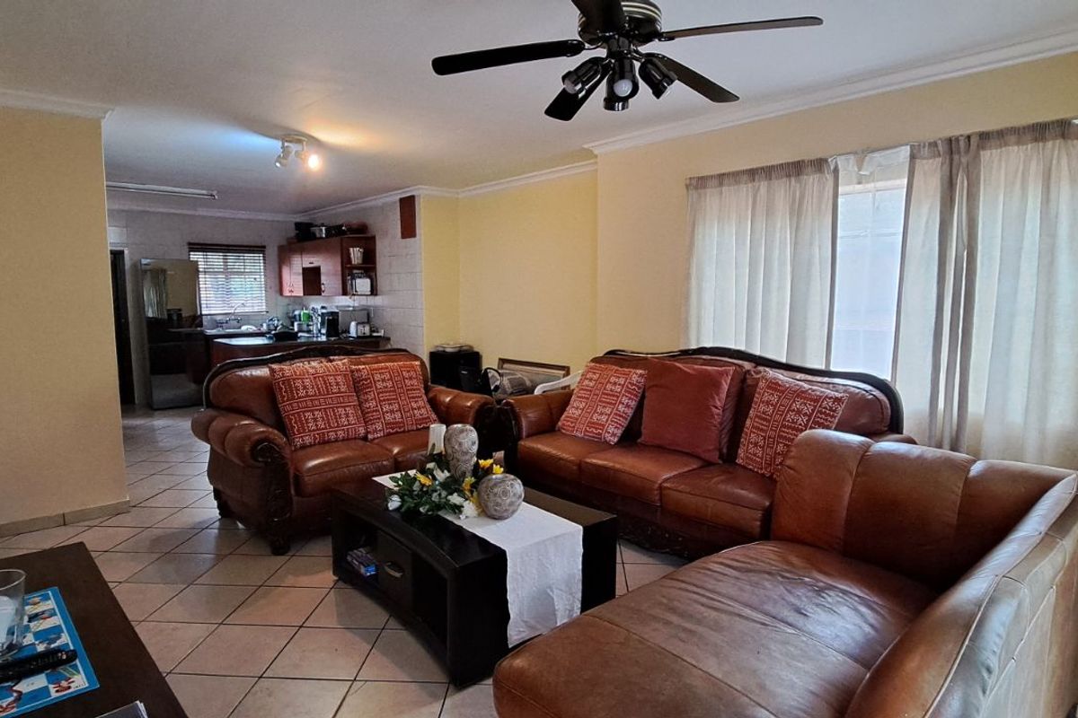 Townhouse For Sale in Wierda Park - Photo 2