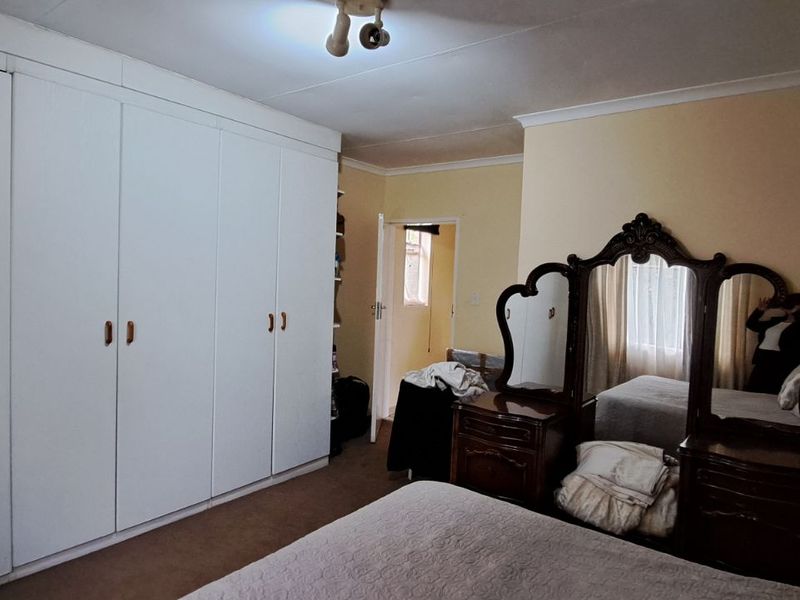 Townhouse For Sale in Wierda Park - Photo 9