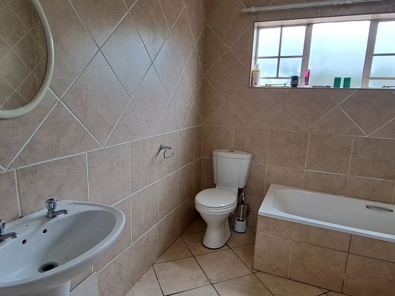 Townhouse For Sale in Wierda Park - Photo 8