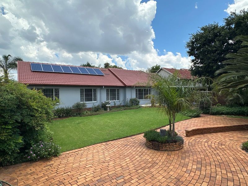 House For Sale in Hennopspark - Photo 10