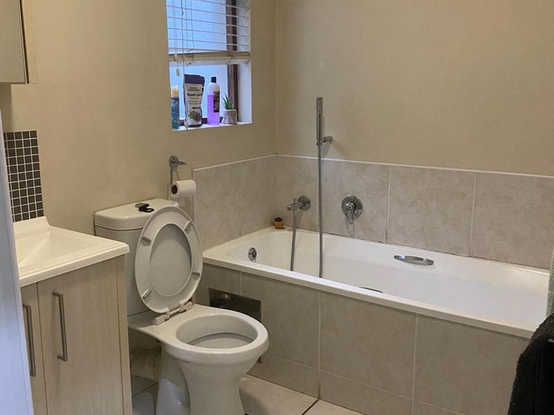 Apartment For Sale in Beverley - Photo 7