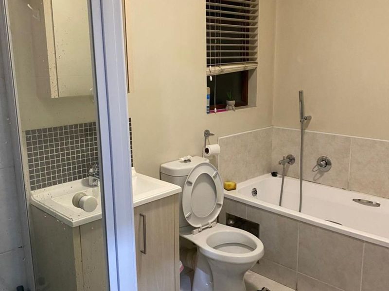 Apartment For Sale in Beverley - Photo 6