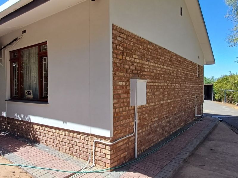 House For Sale in Oudtshoorn South - Photo 6