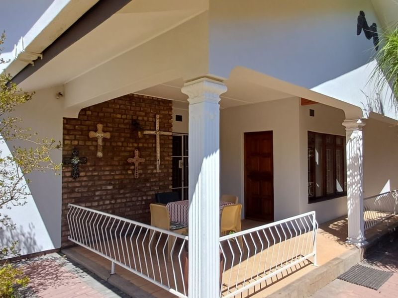 House For Sale in Oudtshoorn South - Photo 4