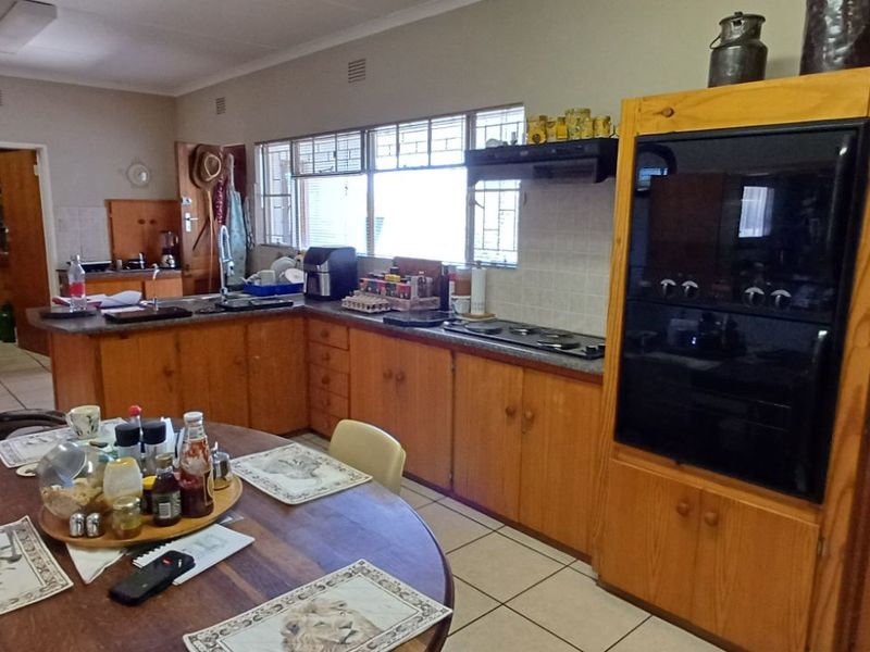 House For Sale in Oudtshoorn South - Photo 9