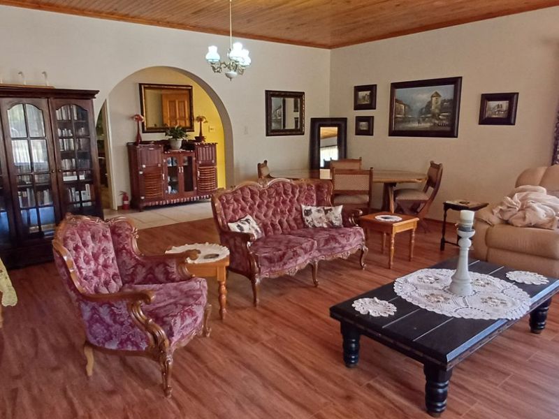 House For Sale in Oudtshoorn South - Photo 6