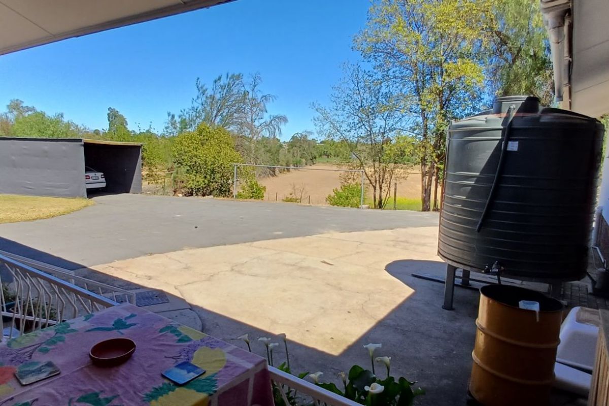 House For Sale in Oudtshoorn South - Photo 5