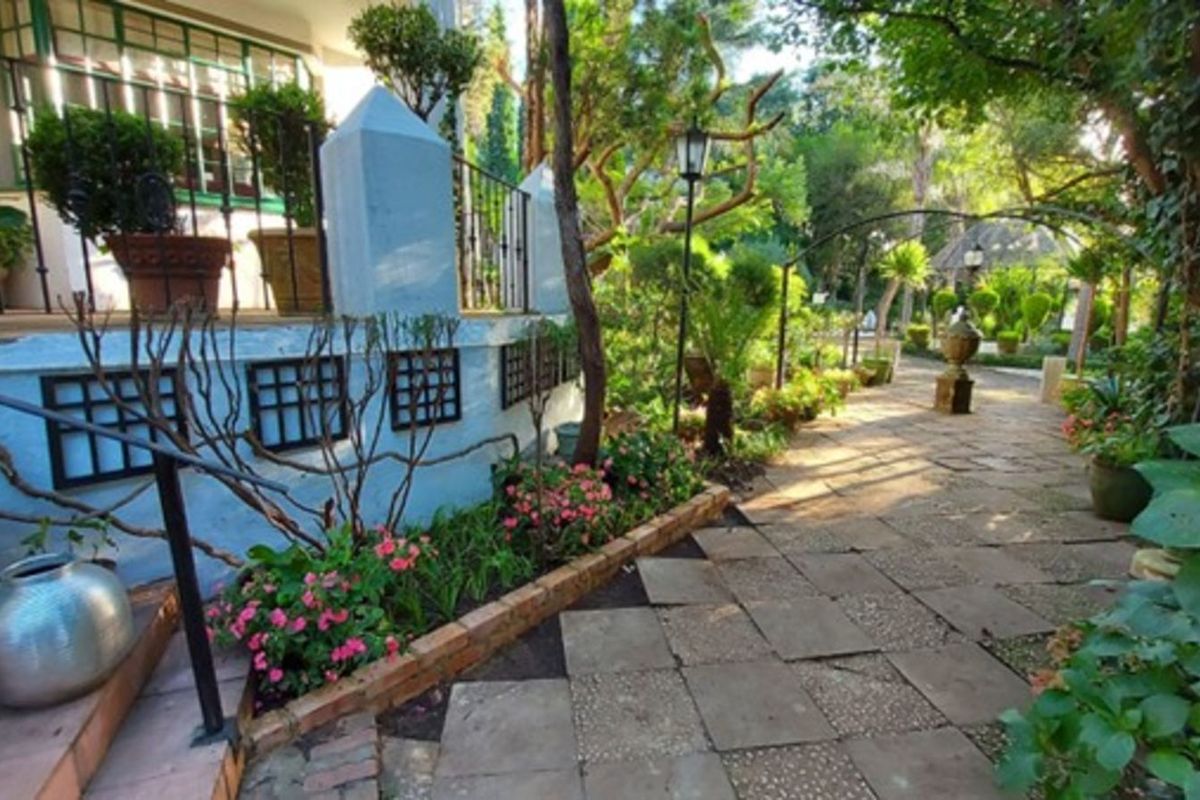 Guest House For Sale in Doornkloof - Photo 5