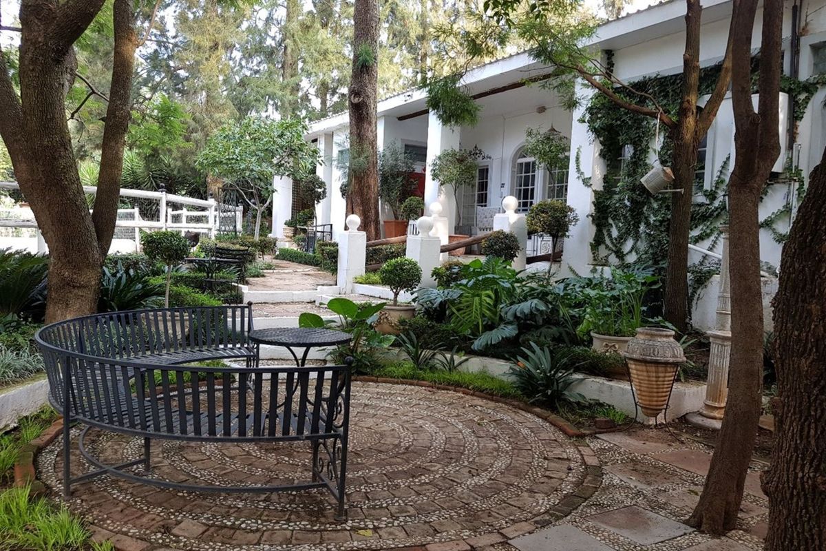 Guest House For Sale in Doornkloof - Photo 2