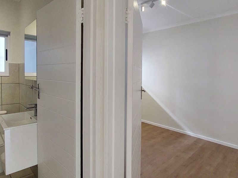 Apartment For Sale in Claremont Upper - Photo 5