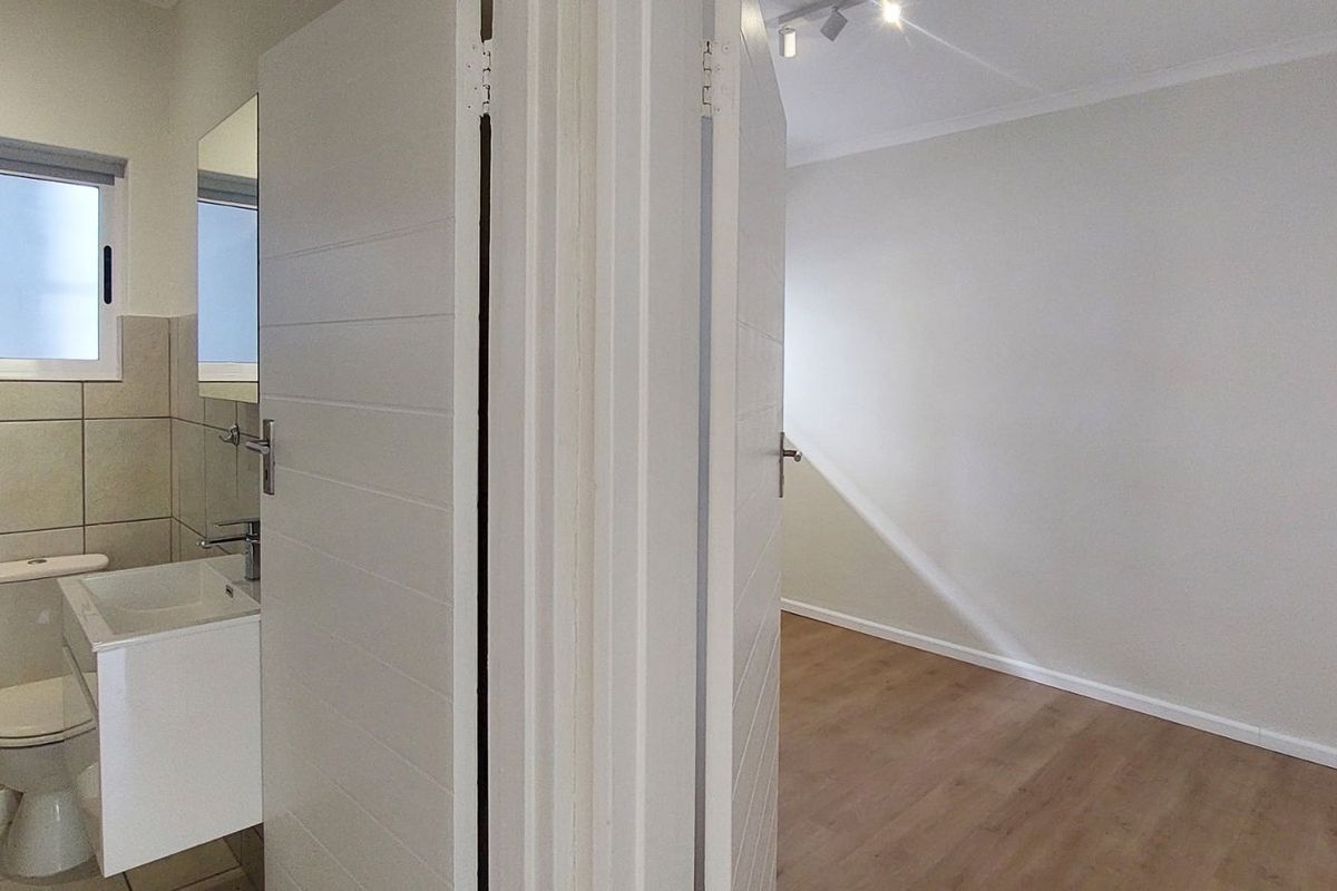 Apartment For Sale in Claremont Upper - Photo 5