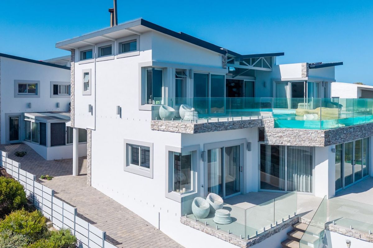 House For Sale in Oceanview Heights - Photo 2