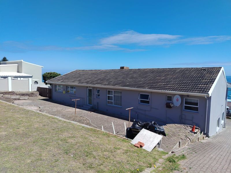 House For Sale in Seaview - Photo 2