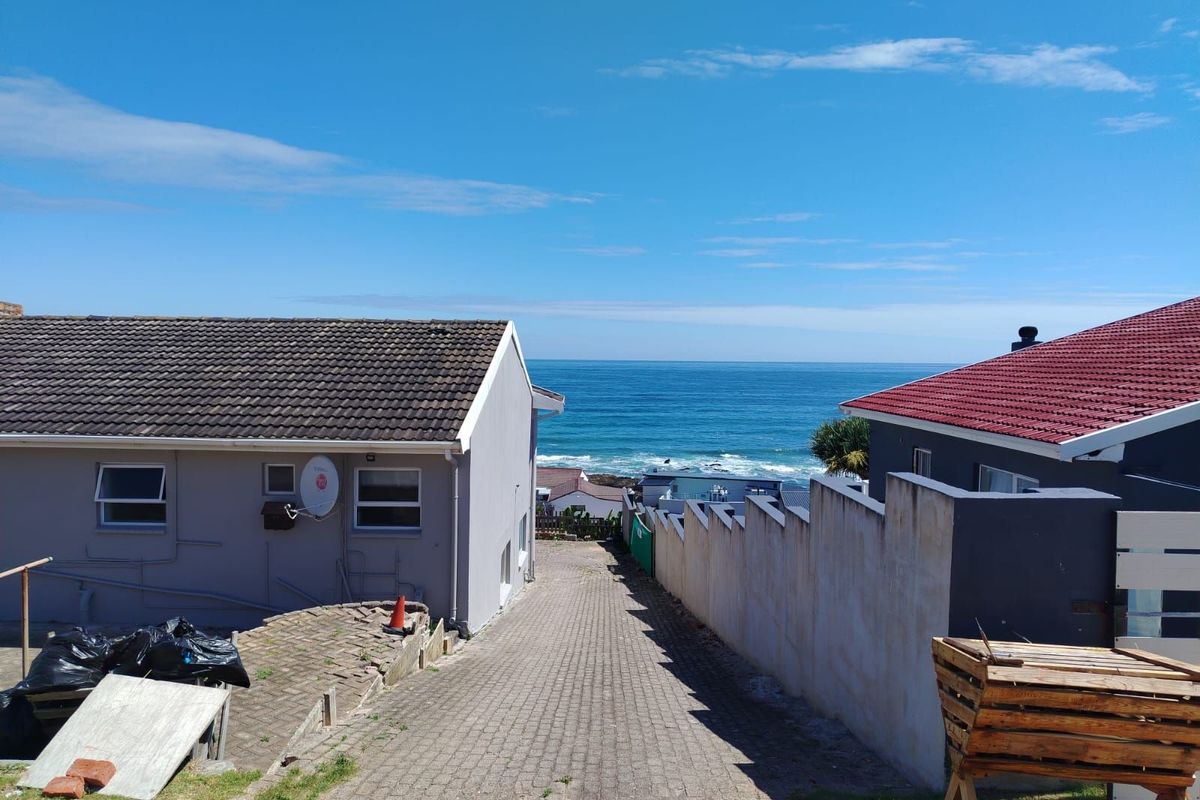 House For Sale in Seaview - Photo 3