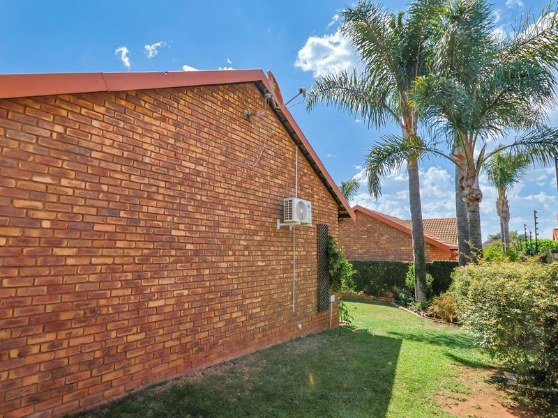 Townhouse For Sale in Amberfield Glen - Photo 10