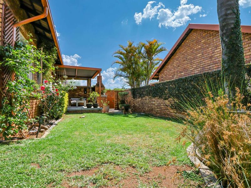 Townhouse For Sale in Amberfield Glen - Photo 4